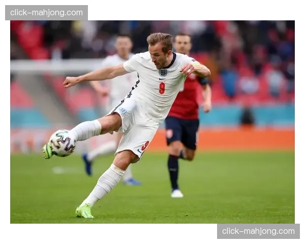 约纳坦塔传球成功率97%居首 拜仁后防出球体系稳健